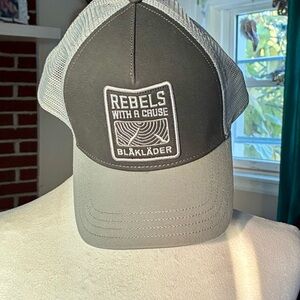 🎩 Blåkläder Gray and Black Rebels Without a Cause Hat